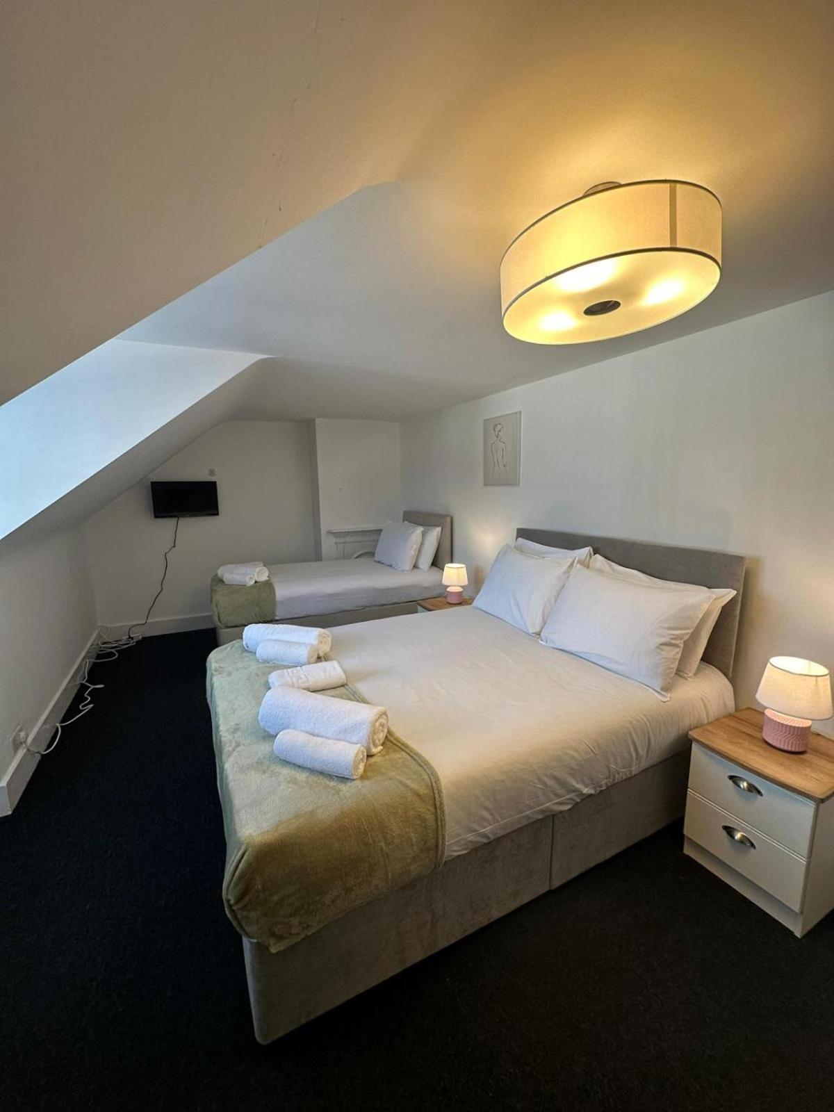 Cambridge Central Rooms - Tas Accommodations Екстер'єр фото