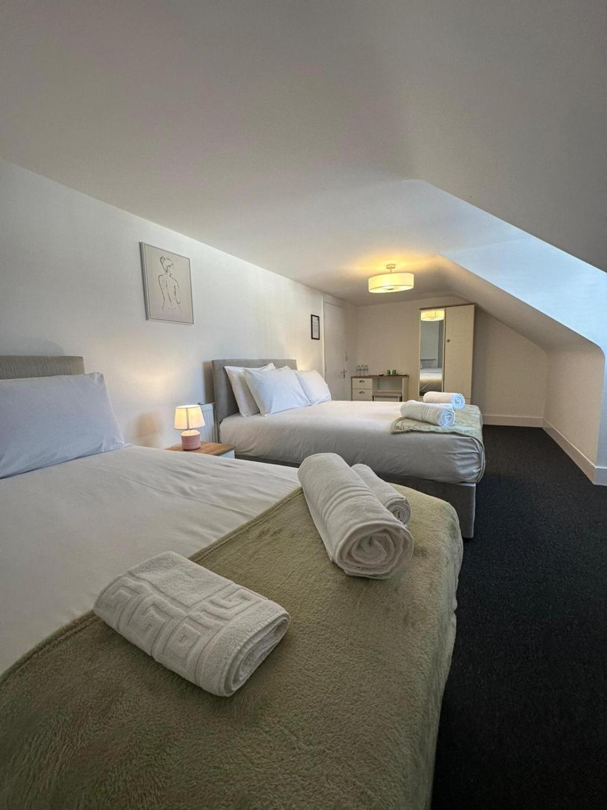 Cambridge Central Rooms - Tas Accommodations Екстер'єр фото