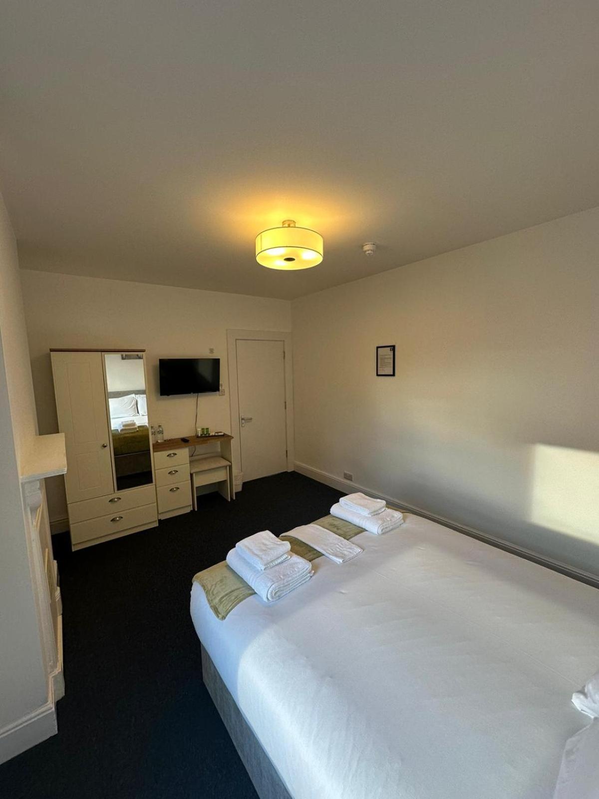 Cambridge Central Rooms - Tas Accommodations Екстер'єр фото