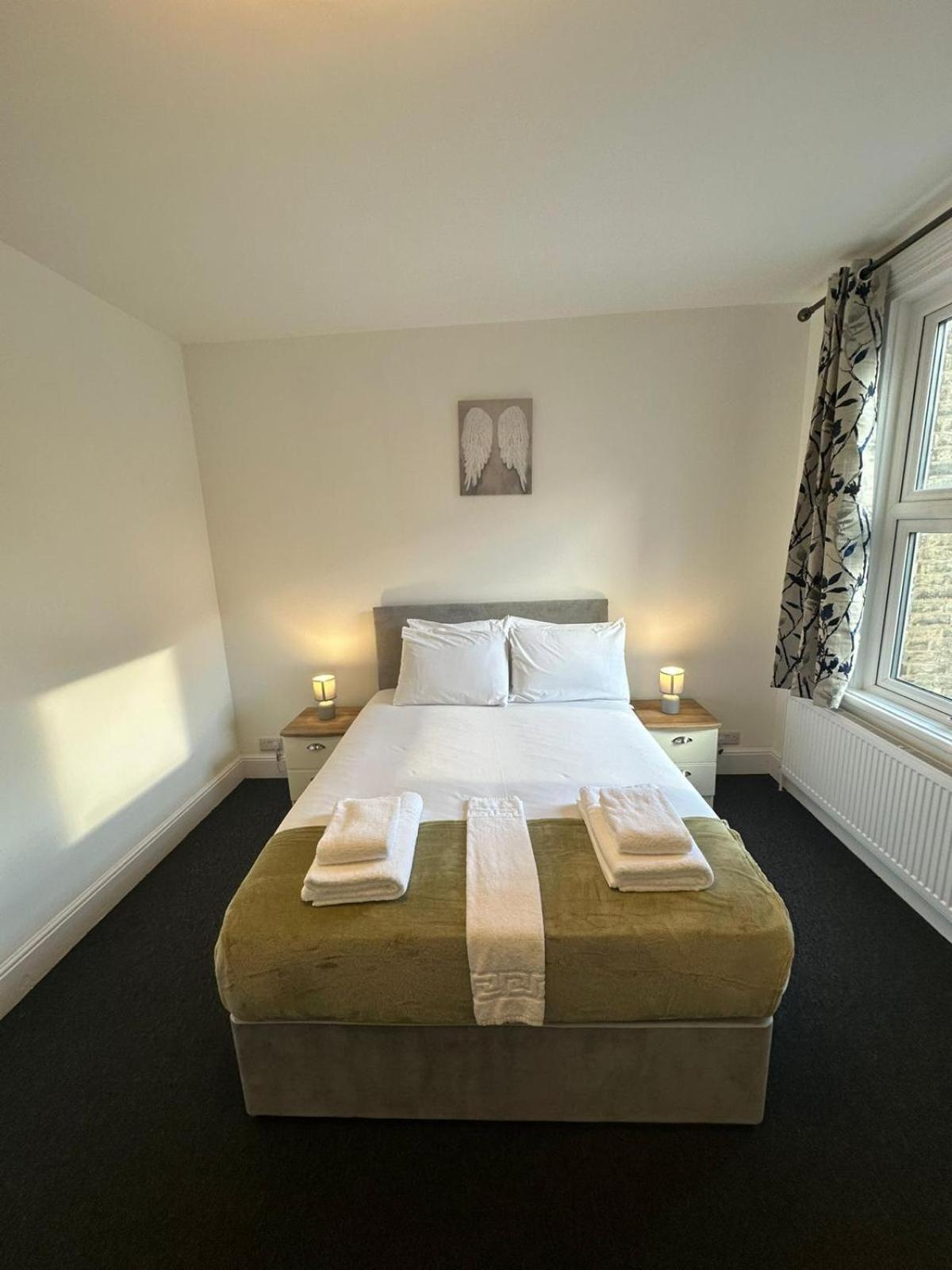 Cambridge Central Rooms - Tas Accommodations Екстер'єр фото