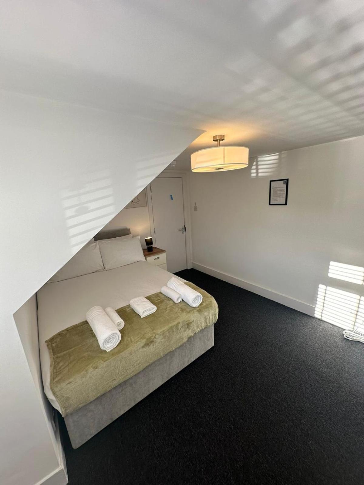 Cambridge Central Rooms - Tas Accommodations Екстер'єр фото