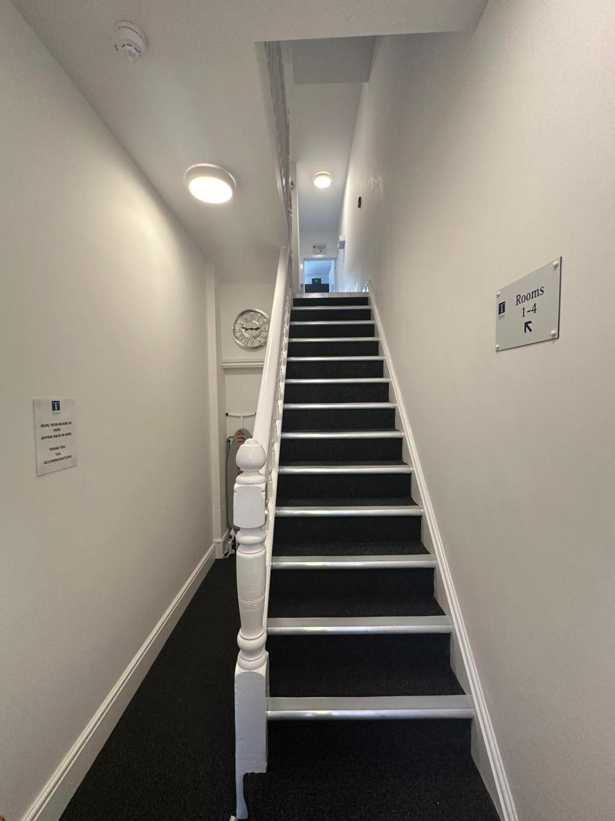 Cambridge Central Rooms - Tas Accommodations Екстер'єр фото