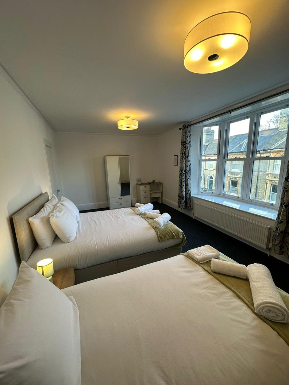 Cambridge Central Rooms - Tas Accommodations Екстер'єр фото