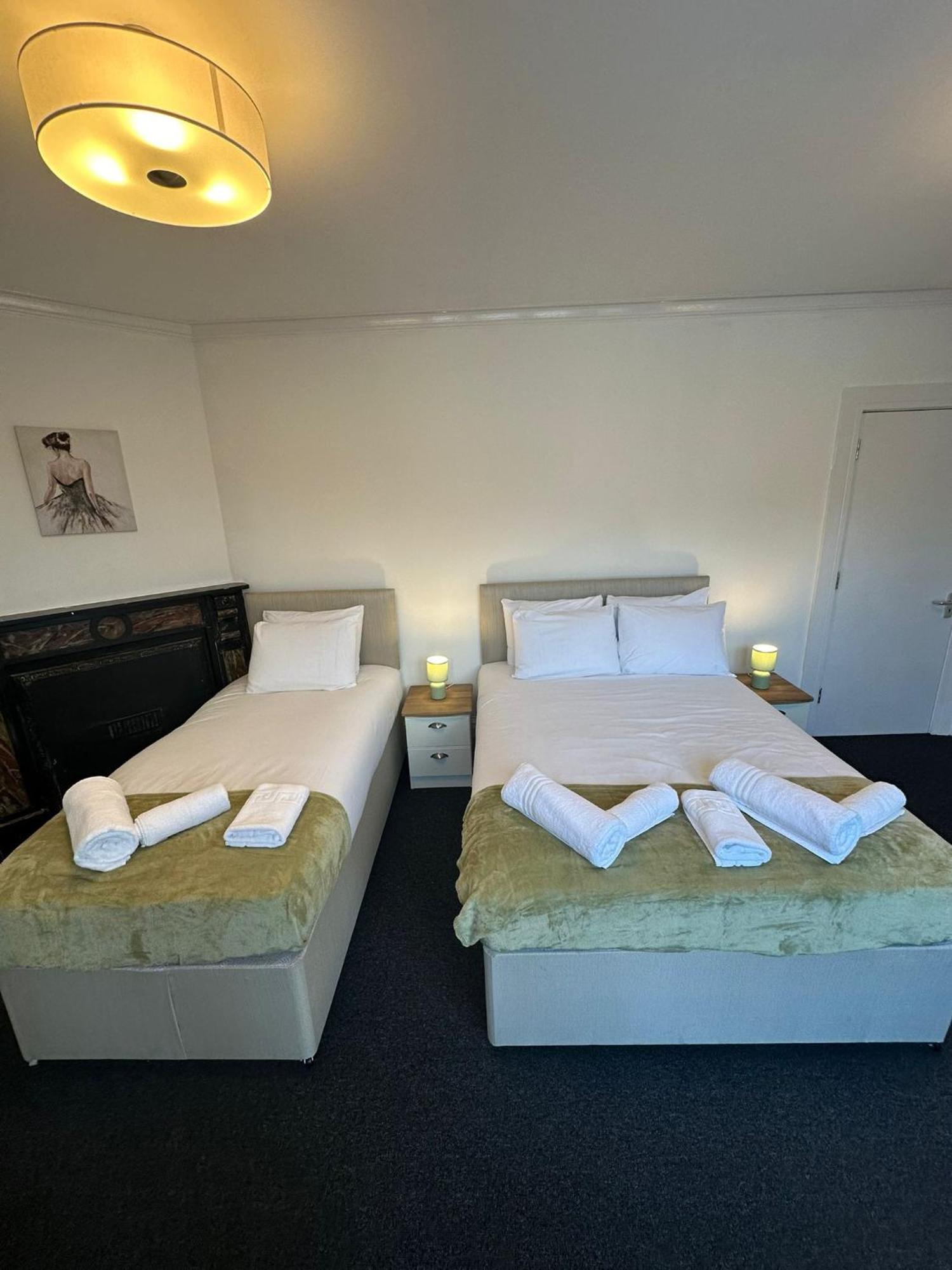 Cambridge Central Rooms - Tas Accommodations Екстер'єр фото